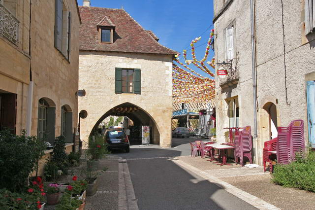 activ_voyages_perigord_beaumont_01.jpg