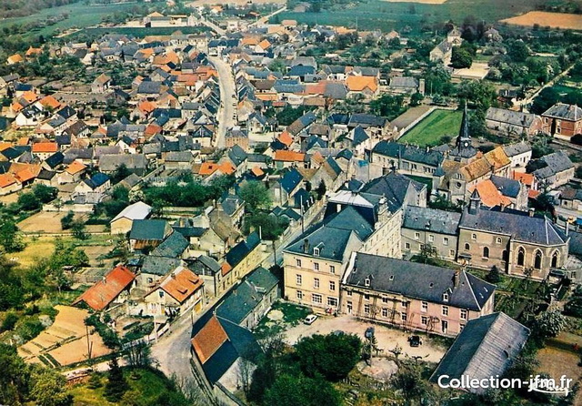 Le couvent et Saint-Erme-Ville, dans les années 1970.