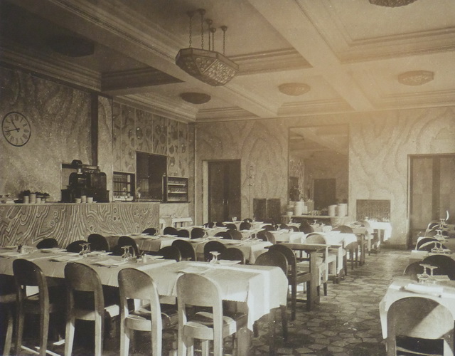 Le buffet de la gare en 1927