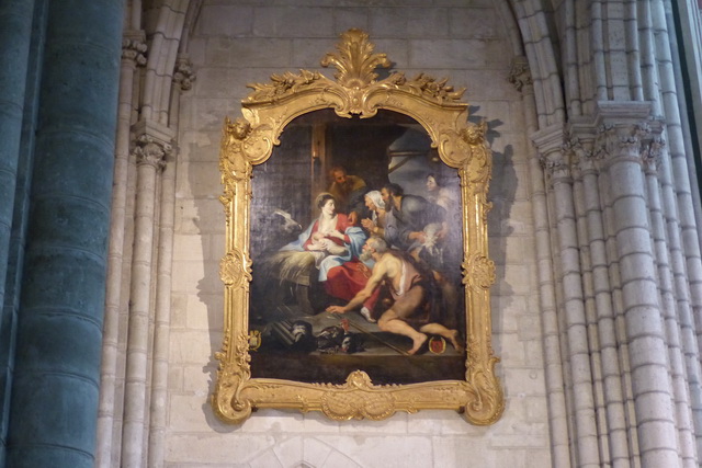 L'Adoration des Bergers de Rubens orne le croisillon nord du transept. 