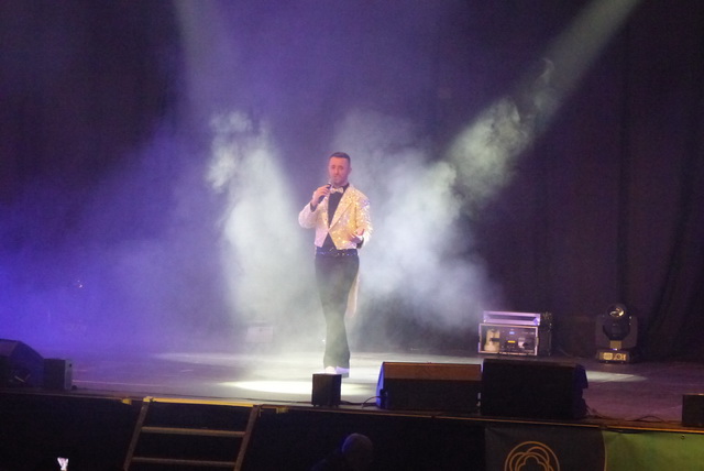 La voix d'or de la troupe