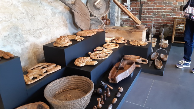 Travail de la pâte à pain