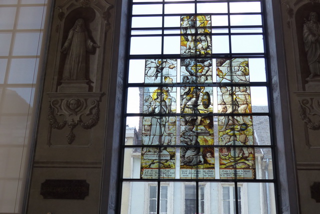 Lutte allégorique entre catholiques et protestants.Eglise de Pont-Sainte-Marie(en cours de restauration)