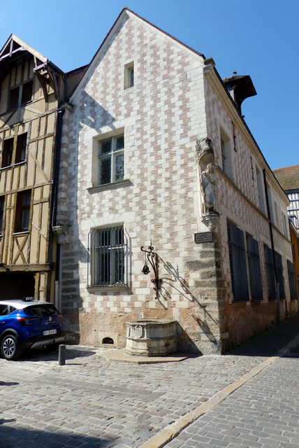 Façade en Damier Champenois,Appareillage de pierre et brique