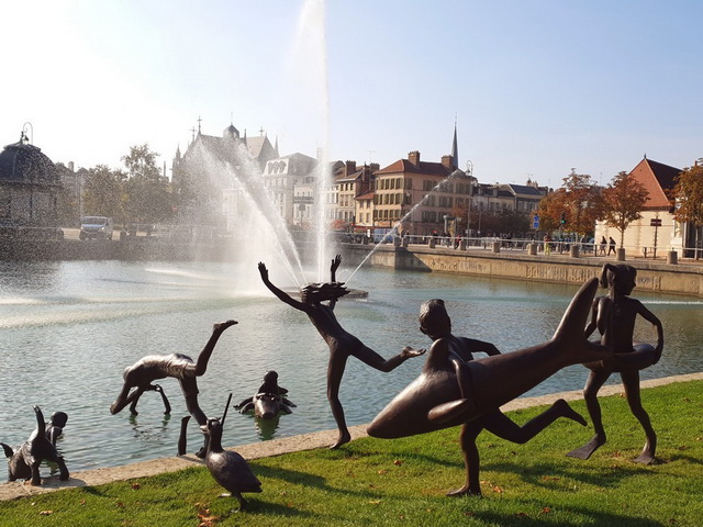 Œuvre en bronze de l’artiste belge Tom Frantzen
