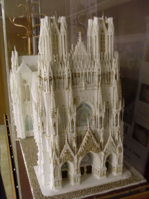 La cathédrale de Reims ...en sucre !