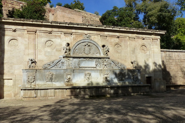 La Fontaine de Charles V à la porte de la Justice de l'Alhambra