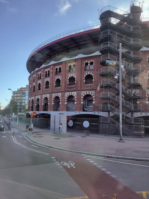 Les anciennes arènes de la place d'Espagne, aujourd’hui un centre commercial