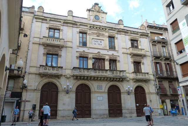 ... l'Hôtel de ville