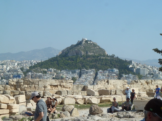 La colline du Lycabettevue de l'Acropole