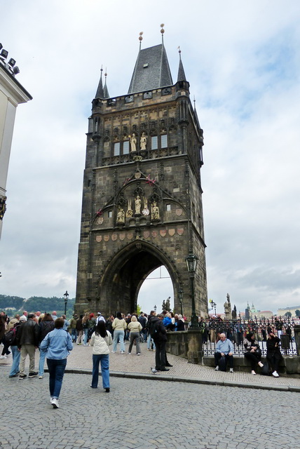 La tour gothique,côté vieille ville