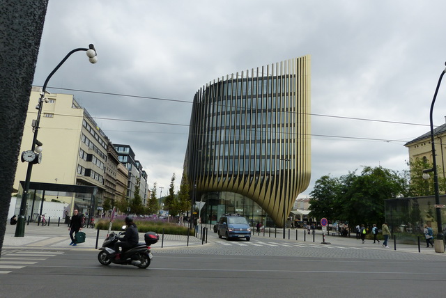 Grand bâtiment de la gare Masaryk