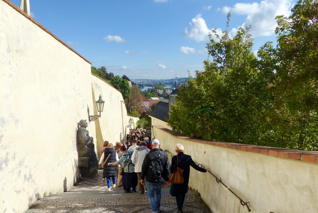 La descente à pied vers Malá Strana