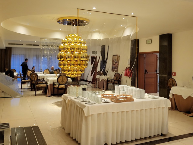 Un curieux lustre ...