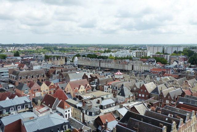 Au fond, la Grand'Place