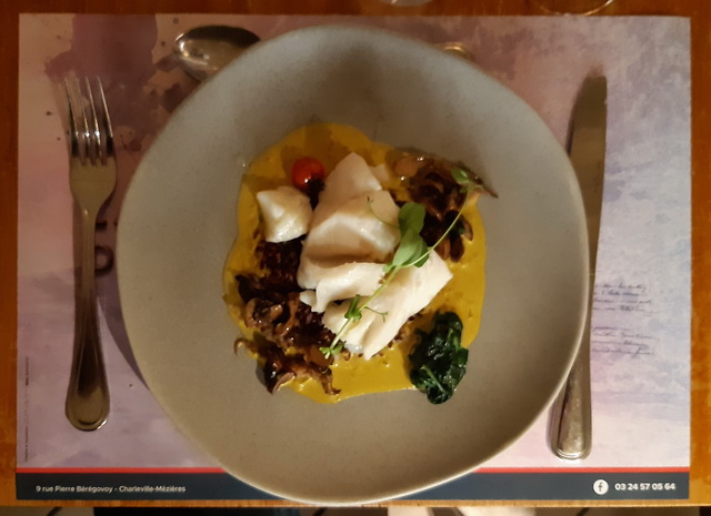 Dos de cabillaud, riz vénéré, crème au curry et lait de cocoet ses légumes de saison